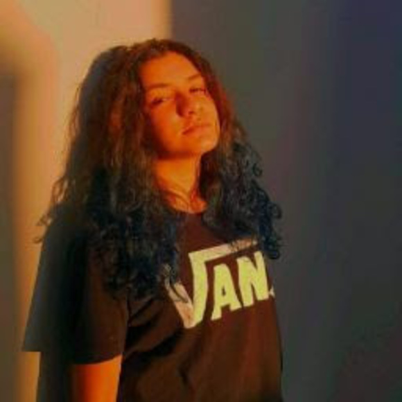 Meet your Posher, Linda - Picture 1 of 1